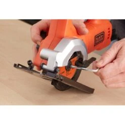 Black & Decker Black+Decker Kompakt-Handkreissäge BES510K 400 W 23 Black & Decker Black+Decker Kompakt-Handkreissäge BES510K 400 W -OBI Verkäufe 945674 2012 11